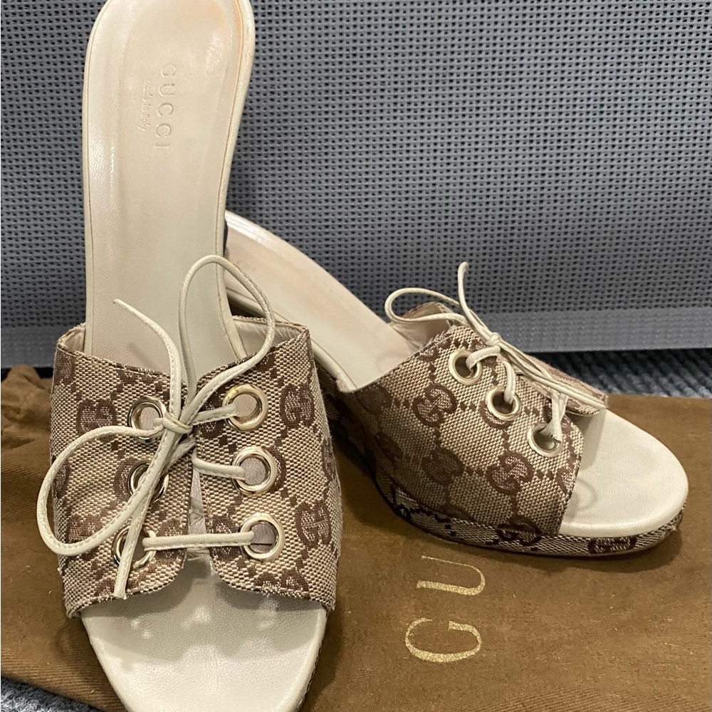 GUCCI Wedges, tan, SZ 7 1/2.